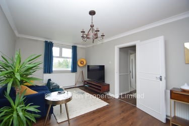 2 bed flat, Foxhill Court, Adel, Leeds, LS165PN - Image 3