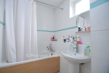 2 bed flat, Foxhill Court, Adel, Leeds, LS165PN - Image 12