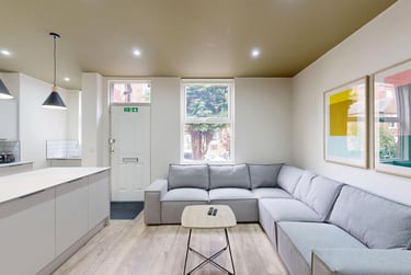 4 bed house, Royal Park Terrace, Hyde Park, Leeds, LS61EX - Image 1