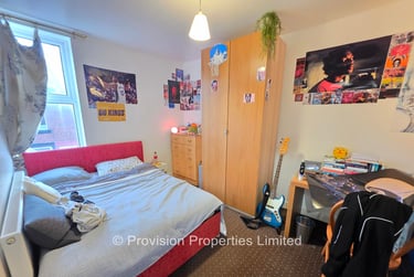 4 bed house, Harold Mount, Hyde Park, Leeds, LS61PW - Image 1
