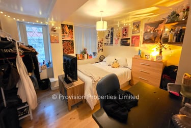 2 bed flat, Regent Park Terrace, Rampart Road, Leeds, LS62AX - Image 2