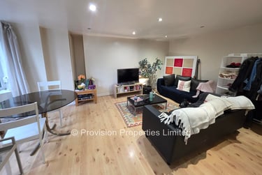 2 bed flat, Regent Park Terrace, Rampart Road, Leeds, LS62AX - Image 1