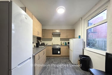 6 bed house, St Michaels Terrace, Headingley, Leeds, LS63QB - Image 2