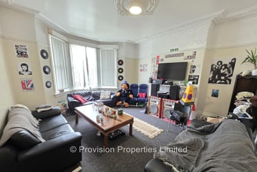 9 bed house, Cardigan Road, Headingley, Leeds, LS63BJ - Image 1