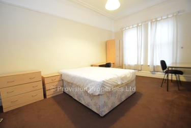 8 bed house, Brudenell Avenue, Hyde Park, Leeds, LS61HD - Image 5