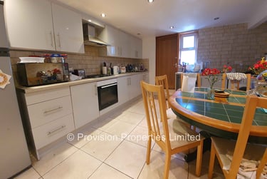 5 bed house, Cardigan Lane, Hyde Park, Leeds, LS61DX - Image 3