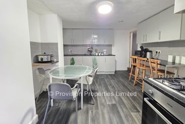 6 bed house, Richmond Avenue, Headingley, Leeds, LS61BZ - Image 2