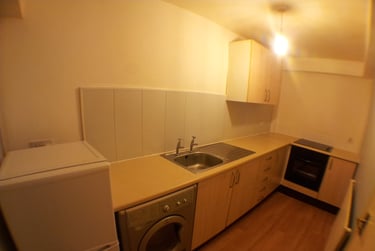 1 bed flat, Swinton Grove, Ardwick, Manchester, M130EU - Image 2