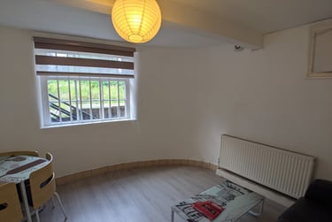 1 bed flat, Swinton Grove, Ardwick, Manchester, M130EU - Image 1