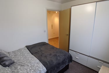 2 bed flat, Denmark Road, Rusholme, Manchester, M156AZ - Image 1