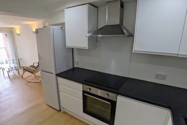 1 bed flat, Oxford Road, Chorlton on Medlock, Manchester, M17DU - Image 5