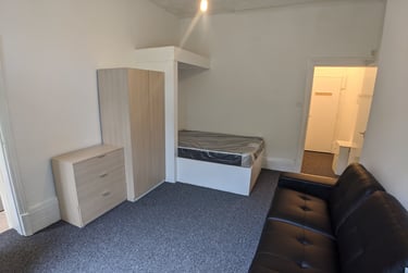 1 bed studio, Blair Road, Whalley Range, Manchester, M168NS - Image 9