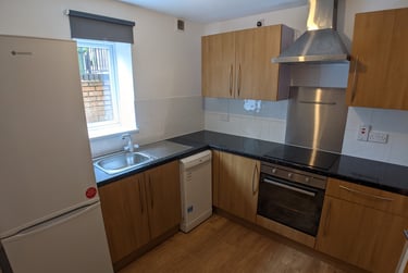 3 bed flat, Mitford Road, Fallowfield, Manchester, M146NT - Image 1