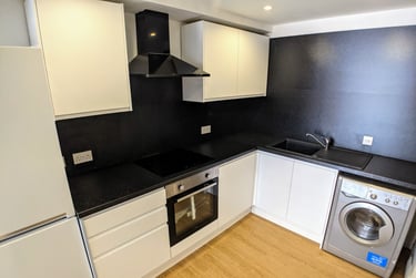 1 bed flat, Oxford Road, Chorlton on Medlock, Manchester, M17DU - Image 1