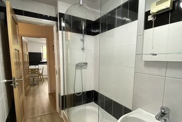 2 bed flat, Plymouth Grove, Ardwick, Manchester, M130AS - Image 12