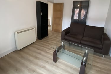 2 bed flat, Plymouth Grove, Ardwick, Manchester, M130AS - Image 2