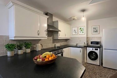 3 bed flat, Plymouth Grove, Ardwick, Manchester, M130AS - Image 2