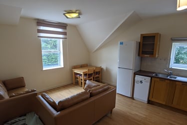 3 bed flat, Barlow Moor Road, West Didsbury, Manchester, M202UT - Image 3