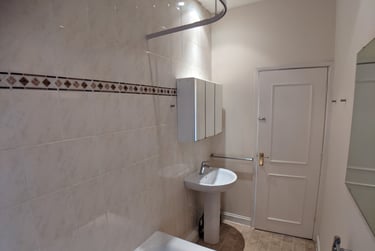 2 bed flat, Clyde Road, West Didsbury, Manchester, M202JN - Image 2