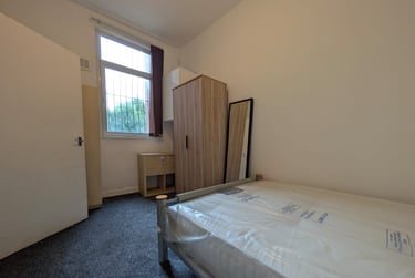 2 bed flat, Richmond Grove, Ardwick, Manchester, M130DP - Image 7