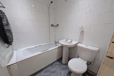 2 bed flat, Richmond Grove, Ardwick, Manchester, M130DP - Image 1