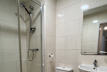 2 bed flat, Plymouth Grove, Ardwick, Manchester, M130AS - Image 5