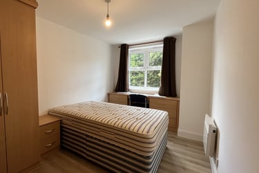 2 bed flat, Plymouth Grove, Ardwick, Manchester, M130AS - Image 3