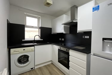 2 bed flat, Plymouth Grove, Ardwick, Manchester, M130AS - Image 2