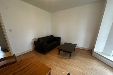 1 bed flat, Derby Road, Fallowfield, Manchester, M146UW - Image 2
