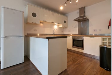 2 bed flat, Denmark Road, Rusholme, Manchester, M156AZ - Image 4
