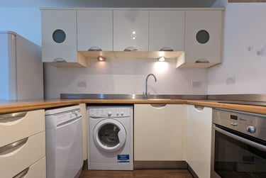 2 bed flat, Denmark Road, Rusholme, Manchester, M156AZ - Image 3