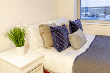 Large Silver Plus 2 Bed Room - Image 1
