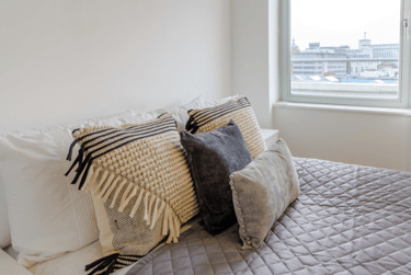 Gold 1 Bed Apartment - Image 1
