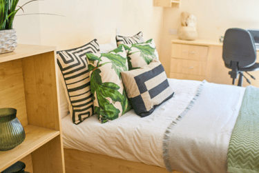 Platinum Ensuite - Image 1