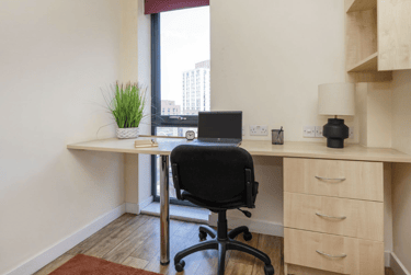 Silver Ensuite - Image 2