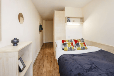 Silver Ensuite - Image 1