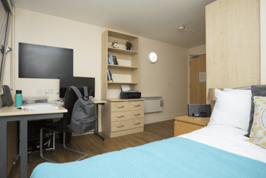 Silver Ensuite at Daisybank Villas, 5-7 Anson Road, Fallowfield, Manchester, M145BR - Image 2