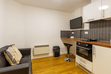 Large Silver Plus 2 Bed Room - Image 3