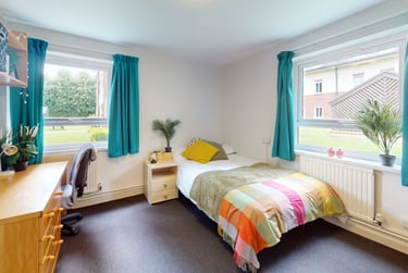 Large Standard Room at Broadgate Park, Turnpike Lane, Beeston, Nottingham, NG92RX - Image 1