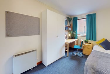 Albion Standard Room at Broadgate Park, Turnpike Lane, Beeston, Nottingham, NG92RX - Image 1