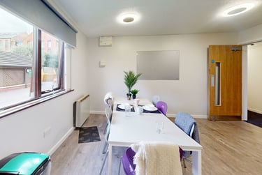 Albion Standard Room at Broadgate Park, Turnpike Lane, Beeston, Nottingham, NG92RX - Image 4