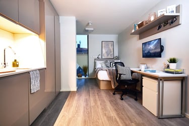 Accessible Room at Richmond House, Terminus Terrace, City Centre, Southampton, SO143PN - Image 1