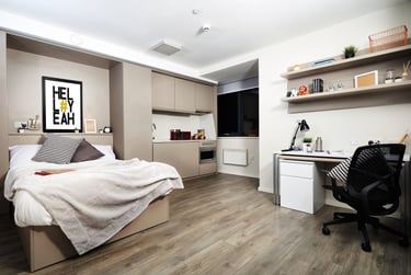 Deluxe at Richmond House, Terminus Terrace, City Centre, Southampton, SO143PN - Image 1
