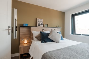 Deluxe Room at YourTribe Deptford, 82-84 Childers Street, Deptford, London, SE85FS - Image 1