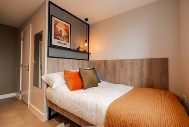 Classic En-suite at YourTRIBE South Bermondsey, 349 Ilderton Road, Bermondsey, London, SE151NW - Image 1