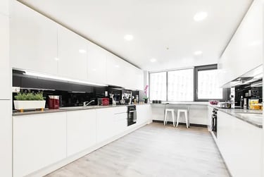 Standard Ensuite - Image 2