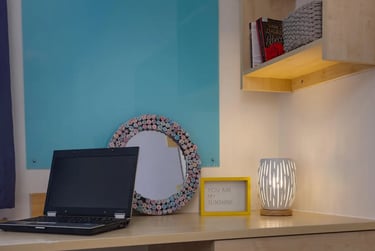 Budget Ensuite at Knoll Court, Tower Street, City Centre, Newcastle, NE12HW - Image 2