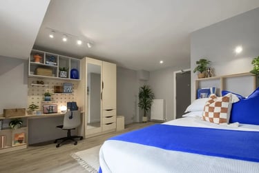 5 Bed Premium Ensuite - Image 2