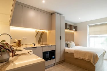 Classic Studio at Rothesay House, 17 Hinton Road, City Centre, Bournemouth, BH12EE - Image 1
