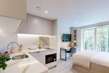 Premium Studio at Rothesay House, 17 Hinton Road, City Centre, Bournemouth, BH12EE - Image 2